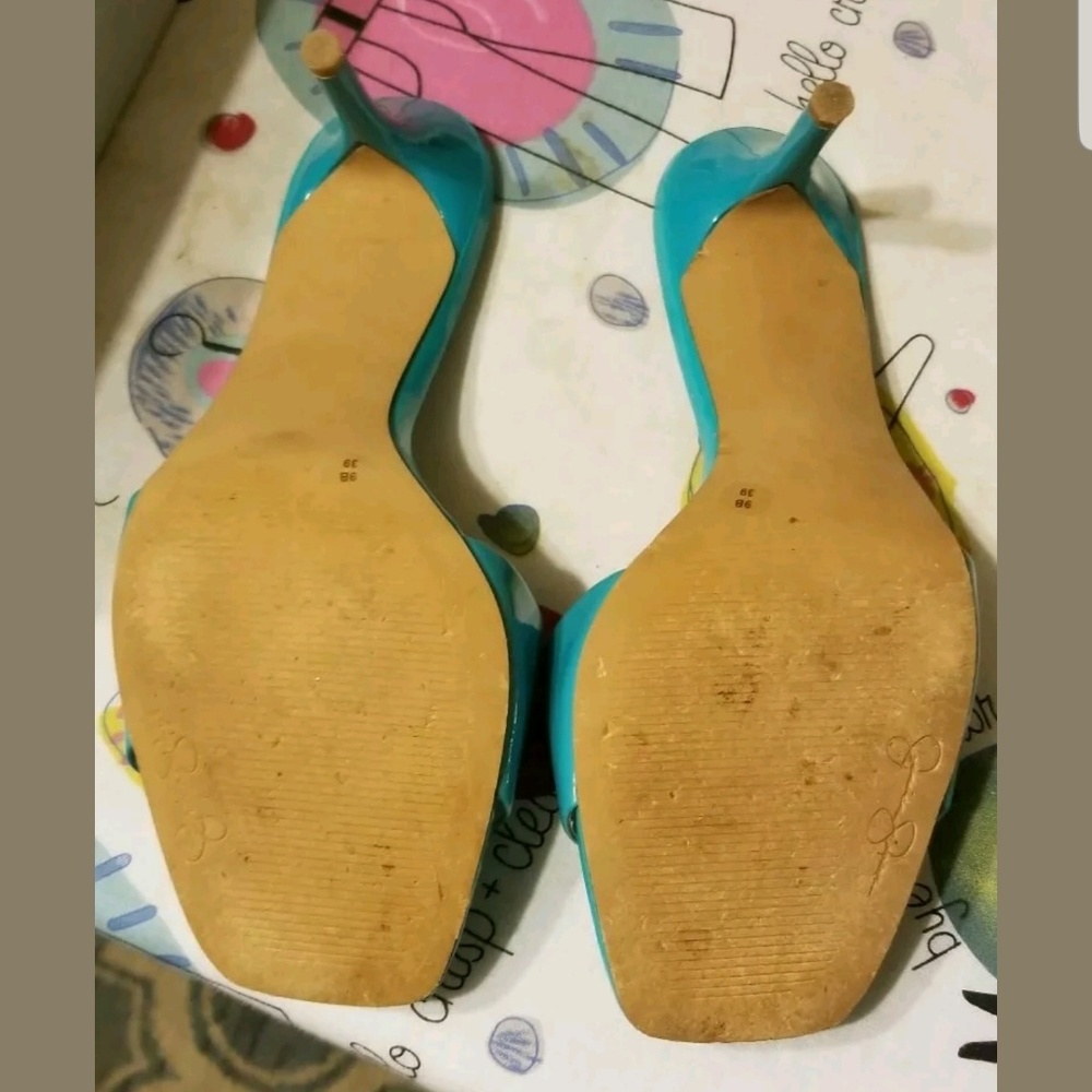 Shoes - Picture 3 of 7